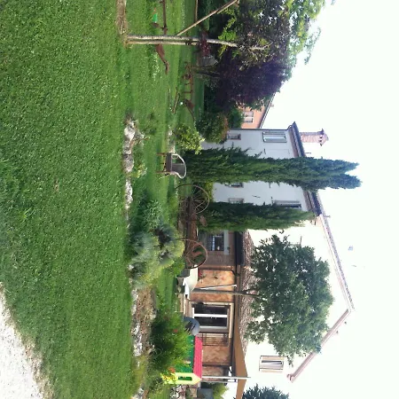 Chery Is A Location Surrounded By Greenery Where Relaxation Is Absolute. * Ravenna