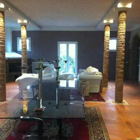 Chery Is A Location Surrounded By Greenery Where Relaxation Is Absolute. Bed & Breakfast Ravenna