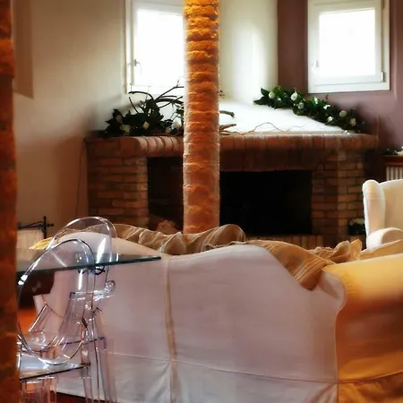 Chery Is A Location Surrounded By Greenery Where Relaxation Is Absolute. * Ravenna